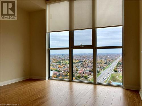 75 Eglinton Avenue W Unit# 2307, Mississauga, ON - Indoor Photo Showing Other Room