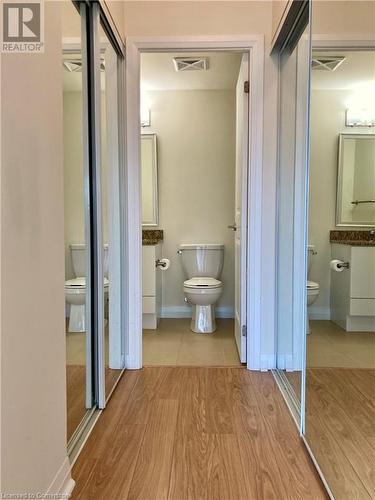 75 Eglinton Avenue W Unit# 2307, Mississauga, ON - Indoor Photo Showing Bathroom