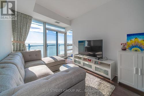 5003 - 12 York Street, Toronto, ON - Indoor Photo Showing Living Room