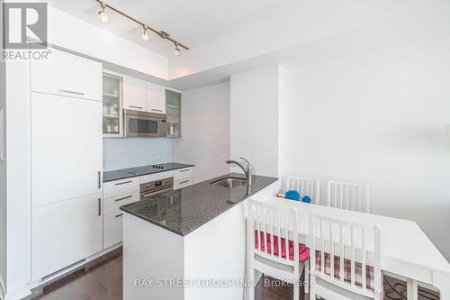 5003 - 12 York Street, Toronto, ON - Indoor Photo Showing Kitchen