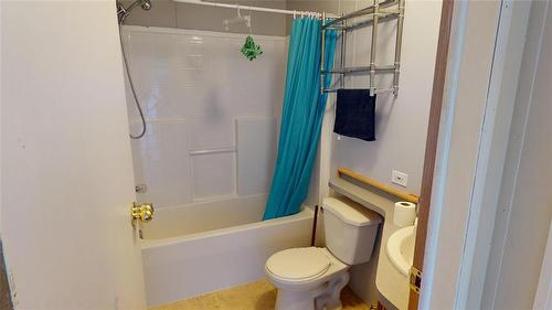 214 Rothesay Street, Douglas, MB - Indoor Photo Showing Bathroom