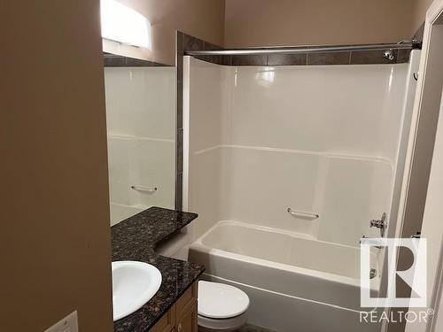 #144 10121 80 Av Nw, Edmonton, AB - Indoor Photo Showing Bathroom