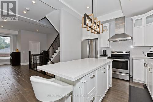 15 Old Oak Drive, Toronto, ON - Indoor Photo Showing Kitchen With Upgraded Kitchen