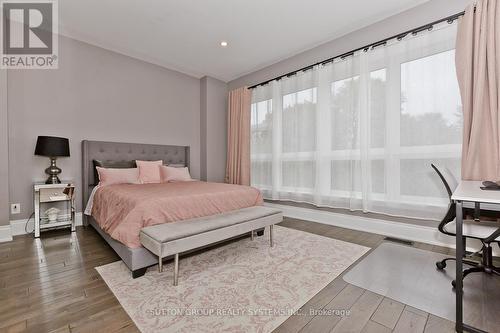 15 Old Oak Drive, Toronto, ON - Indoor Photo Showing Bedroom