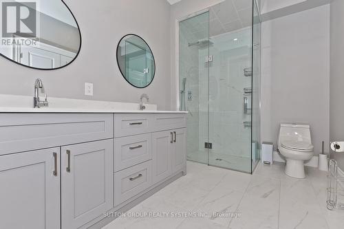 15 Old Oak Drive, Toronto, ON - Indoor Photo Showing Bathroom