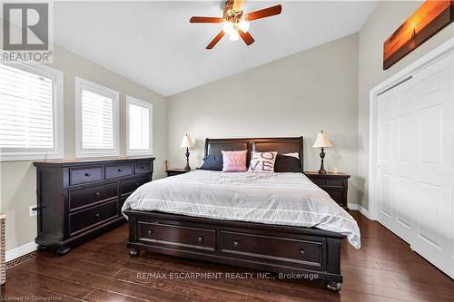 194 Gatestone Drive, Hamilton, ON - Indoor Photo Showing Bedroom