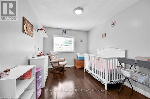 194 Gatestone Drive, Hamilton, ON - Indoor Photo Showing Bedroom