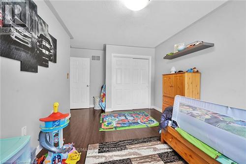 194 Gatestone Drive, Hamilton, ON - Indoor Photo Showing Bedroom