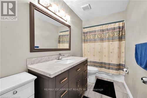 194 Gatestone Drive, Hamilton, ON - Indoor Photo Showing Bathroom