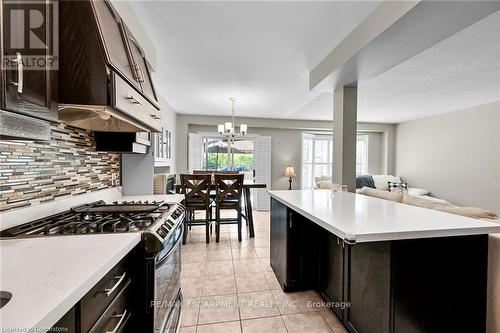 194 Gatestone Drive, Hamilton, ON - Indoor Photo Showing Kitchen