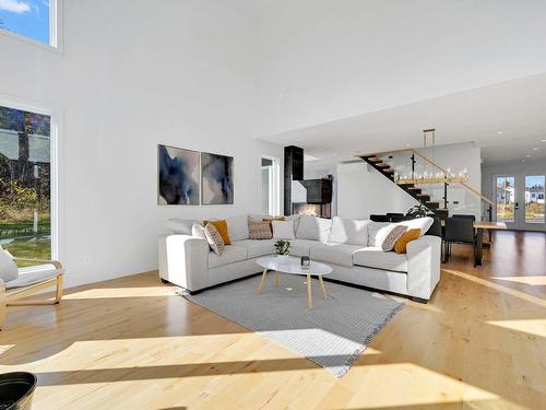 Salon - 343 Rue Paul-Hébert, Cowansville, QC - Indoor Photo Showing Living Room