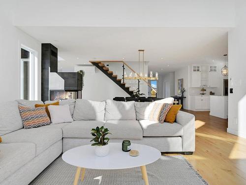 Salon - 343 Rue Paul-Hébert, Cowansville, QC - Indoor Photo Showing Living Room