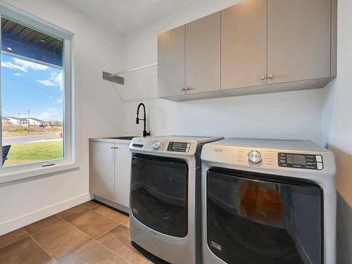 Salle de lavage - 343 Rue Paul-Hébert, Cowansville, QC - Indoor Photo Showing Laundry Room