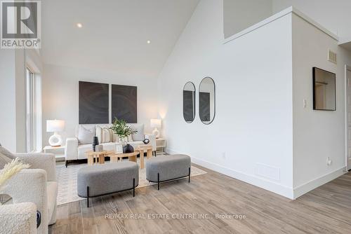 1876 Dewar Place, London, ON - Indoor Photo Showing Living Room