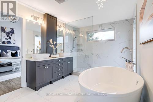 1876 Dewar Place, London, ON - Indoor Photo Showing Bathroom