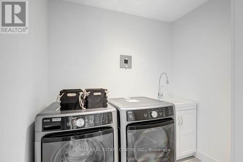 1876 Dewar Place, London, ON - Indoor Photo Showing Laundry Room