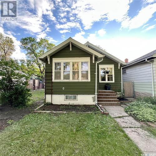 1222 Robinson Street, Regina, SK - Outdoor