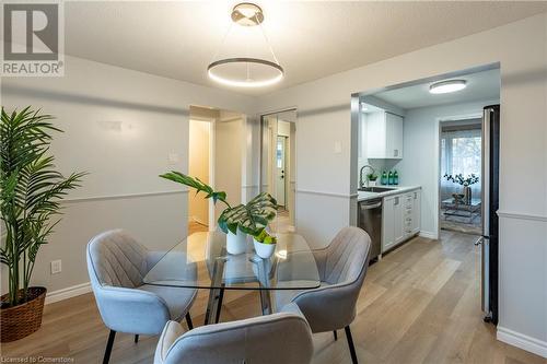 279 Sandowne Drive Unit# 3, Waterloo, ON - Indoor Photo Showing Dining Room