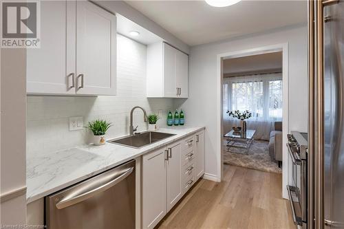 279 Sandowne Drive Unit# 3, Waterloo, ON - Indoor Photo Showing Kitchen With Upgraded Kitchen