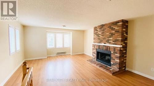 5953 Chorley (Upper) Place, Mississauga, ON - Indoor Photo Showing Living Room With Fireplace