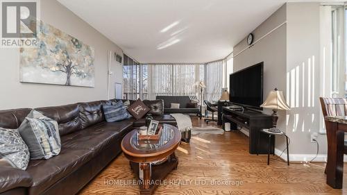 210 - 22 Hanover Road, Brampton, ON - Indoor Photo Showing Living Room