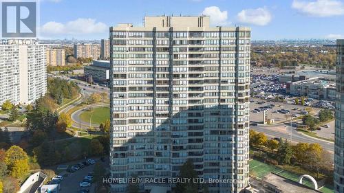 210 - 22 Hanover Road, Brampton, ON - Outdoor