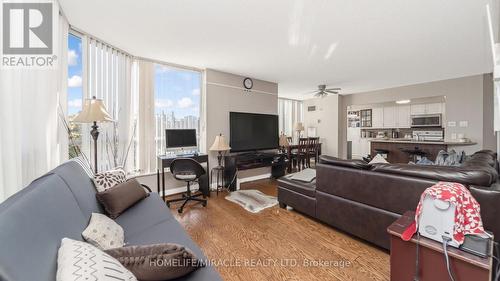 210 - 22 Hanover Road, Brampton, ON - Indoor Photo Showing Living Room