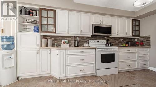 210 - 22 Hanover Road, Brampton, ON - Indoor Photo Showing Kitchen