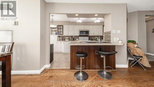 210 - 22 Hanover Road, Brampton, ON - Indoor Photo Showing Kitchen