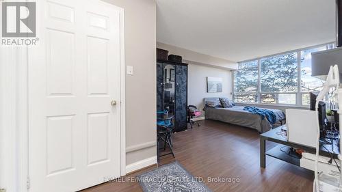 210 - 22 Hanover Road, Brampton, ON - Indoor