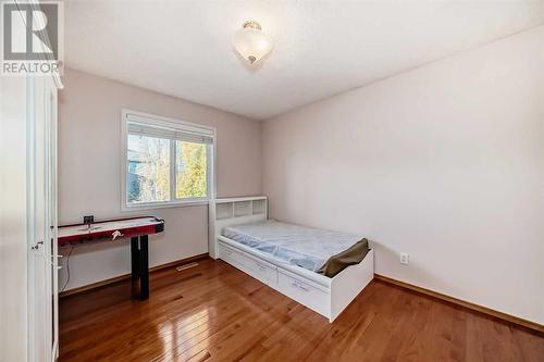 180 Panatella Close Nw, Calgary, AB - Indoor Photo Showing Bedroom