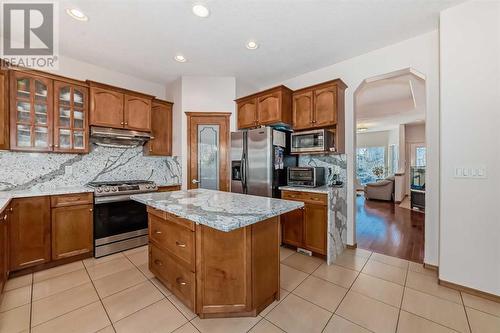 180 Panatella Close Nw, Calgary, AB - Indoor Photo Showing Kitchen