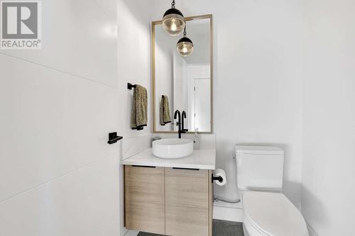 887 Fernie Road, Kamloops, BC - Indoor Photo Showing Bathroom