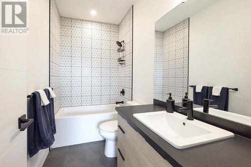 887 Fernie Road, Kamloops, BC - Indoor Photo Showing Bathroom