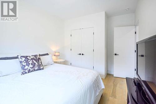 887 Fernie Road, Kamloops, BC - Indoor Photo Showing Bedroom