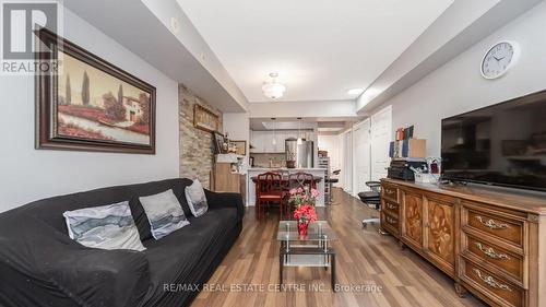 2067 - 3041 Finch Avenue W, Toronto, ON - Indoor