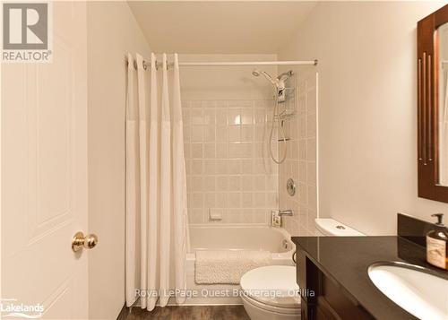 472 Ferndale Drive N, Barrie (Northwest), ON - Indoor Photo Showing Bathroom