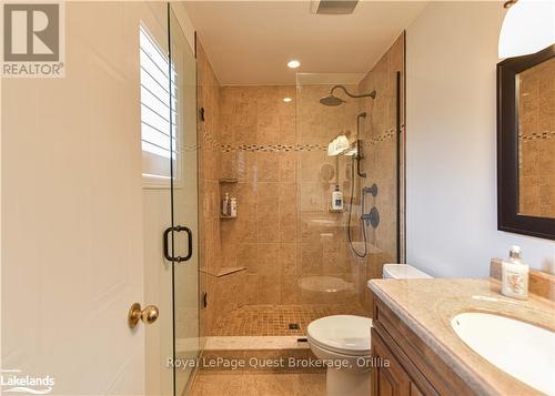 472 Ferndale Drive N, Barrie (Northwest), ON - Indoor Photo Showing Bathroom