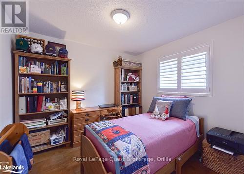 472 Ferndale Drive N, Barrie (Northwest), ON - Indoor Photo Showing Bedroom