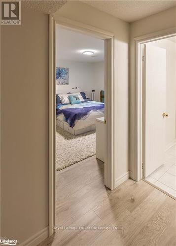 472 Ferndale Drive N, Barrie (Northwest), ON - Indoor Photo Showing Bedroom