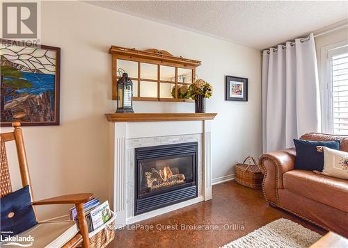 472 Ferndale Drive N, Barrie (Northwest), ON - Indoor Photo Showing Living Room With Fireplace