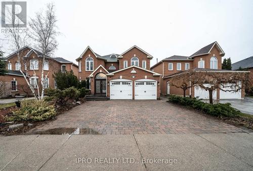 117 Devonsleigh Boulevard, Richmond Hill, ON - Outdoor With Facade