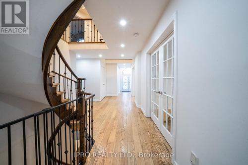 117 Devonsleigh Boulevard, Richmond Hill, ON - Indoor Photo Showing Other Room