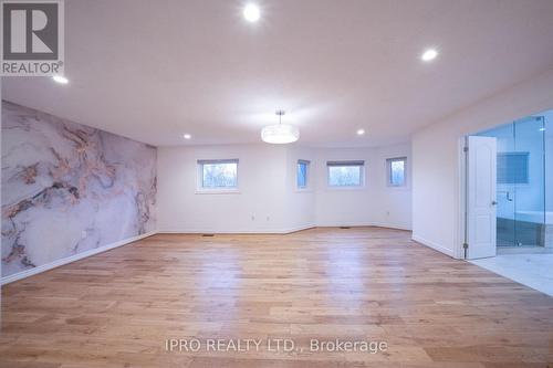 117 Devonsleigh Boulevard, Richmond Hill, ON - Indoor Photo Showing Other Room