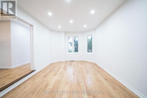 117 Devonsleigh Boulevard, Richmond Hill, ON - Indoor Photo Showing Other Room