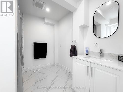 184 Vodden Street, Brampton, ON - Indoor Photo Showing Bathroom