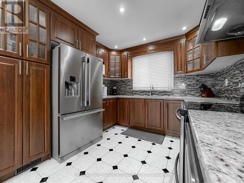 184 Vodden Street, Brampton, ON - Indoor Photo Showing Kitchen