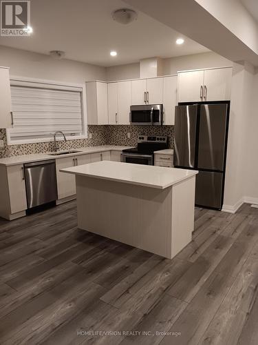 36 Jayla Lane, West Lincoln, ON - Indoor Photo Showing Kitchen With Upgraded Kitchen