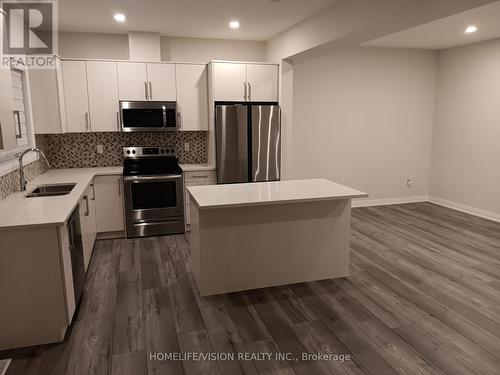 36 Jayla Lane, West Lincoln, ON - Indoor Photo Showing Kitchen With Double Sink