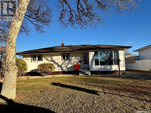 417 Central Avenue S, Swift Current, SK - Outdoor